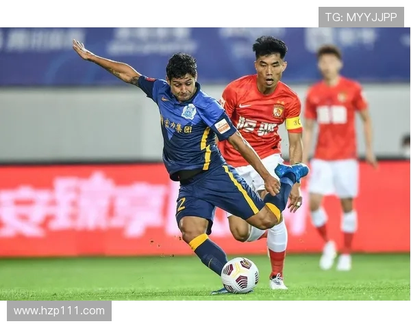 呼和浩特迎战广州富力全力争胜展现球队实力与斗志