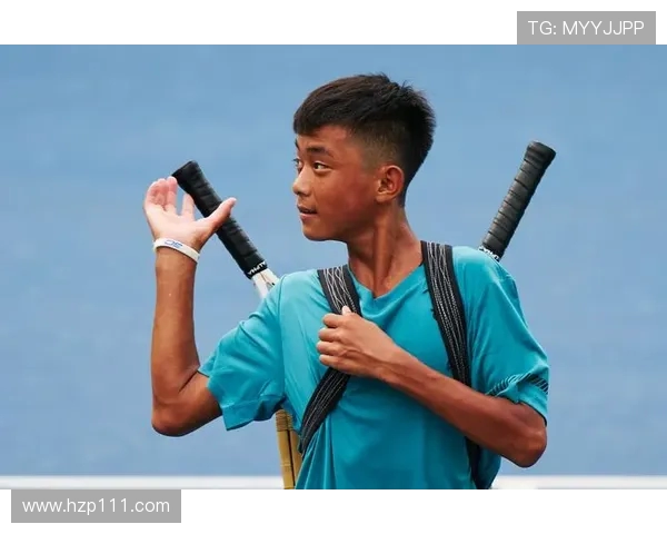 周磊的网球人生深度对话探索运动背后的坚持与梦想